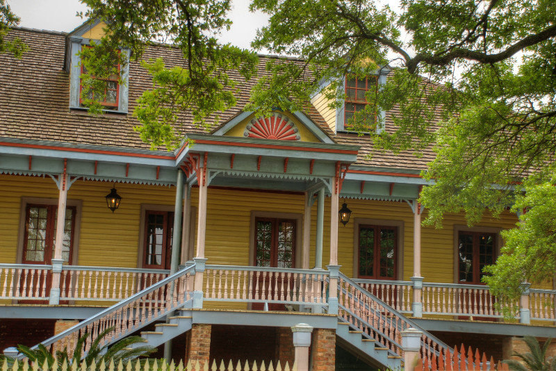 Laura plantation house