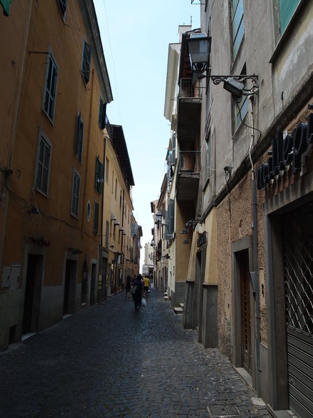 narrow lane of Frascati
