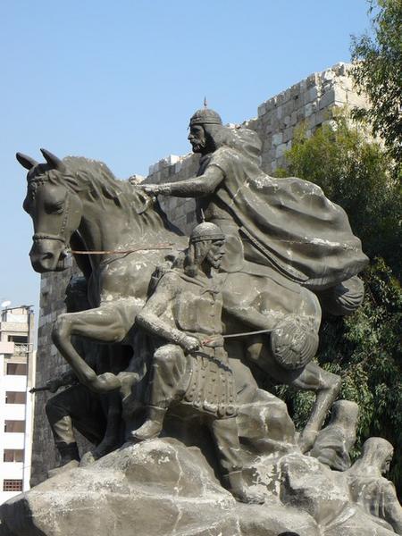 Salahuddin statue 
