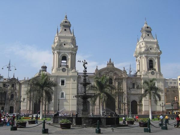 Cathedral & Plaza de Armas