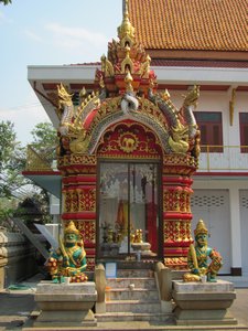 Weitere Tempel in Chiang Raii