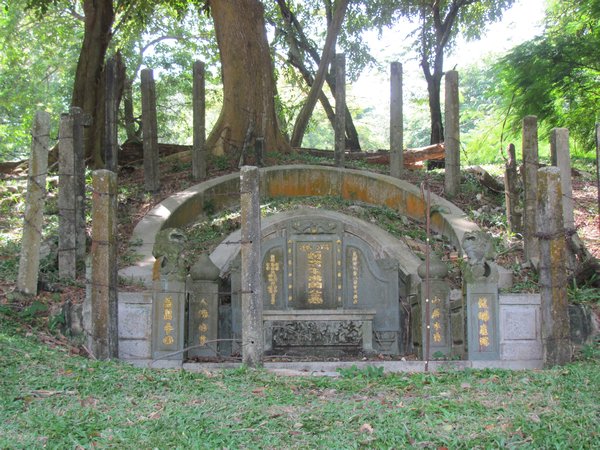 Bukit China - der groesste chinesische Friedhof ausserhalb Chinas