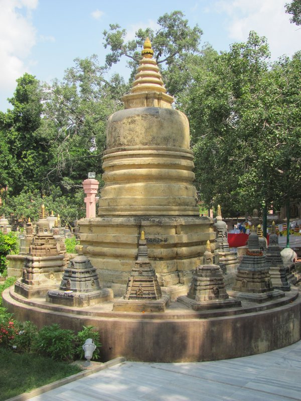 Stupa im Tempel-Garten