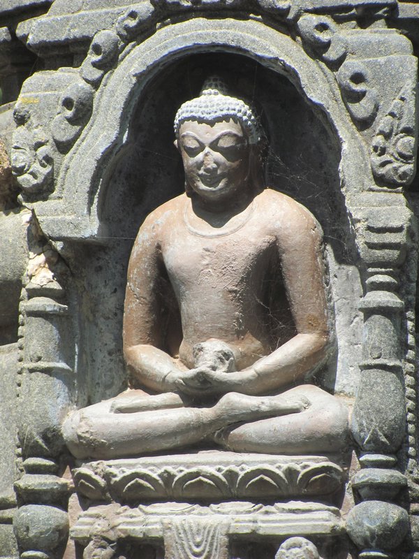 Buddhafigur - Detail einer Stupa