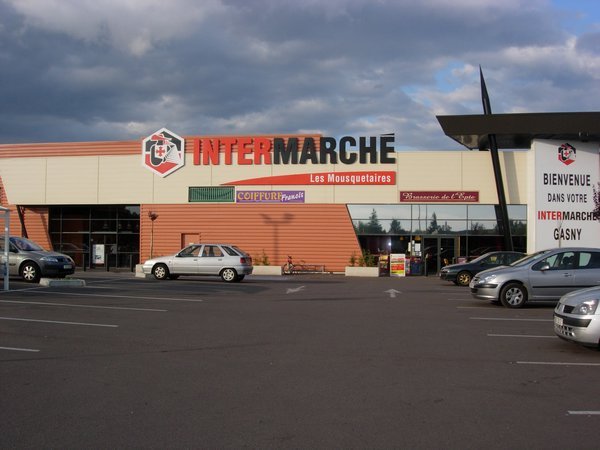 Intermarche supermarket near Ste.-Genevieve
