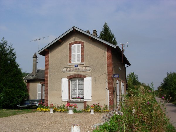 Former rail station in Fourges