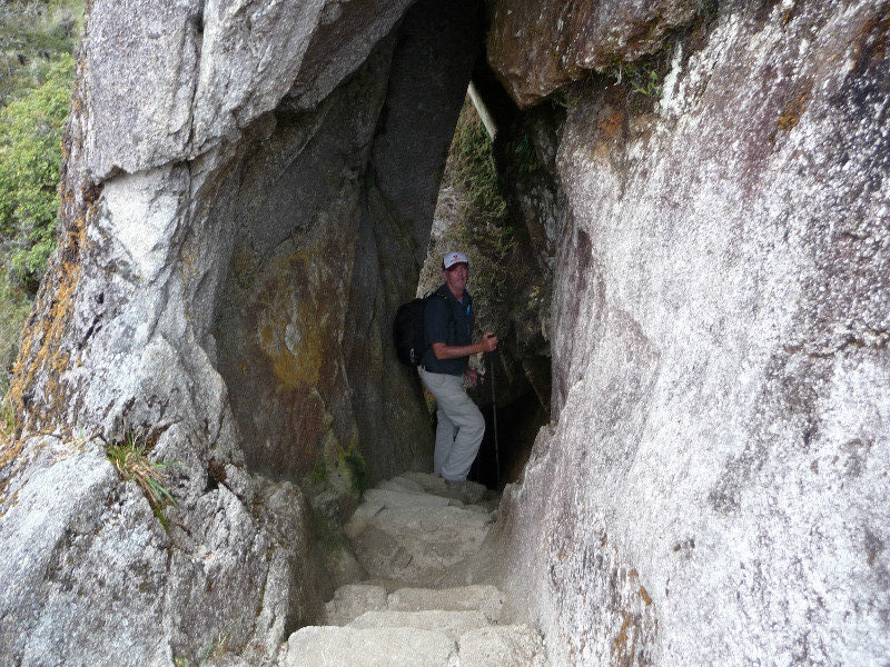 Inka trail tunnel