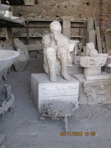 victim of the eruption in plaster cast