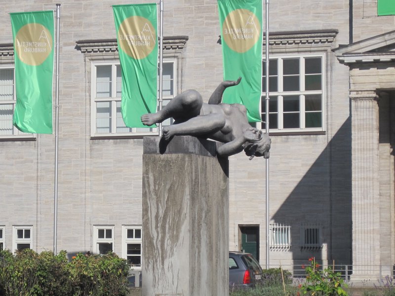 Statue outside Kunsthall museum