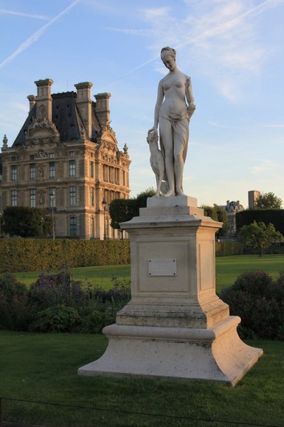Tuileries statue