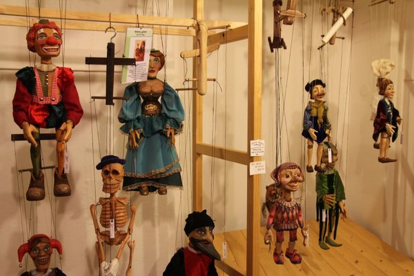 puppet shop