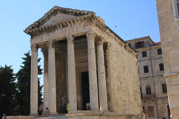 Pula archaeological museum