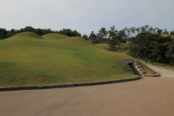 Gongju burial mounds