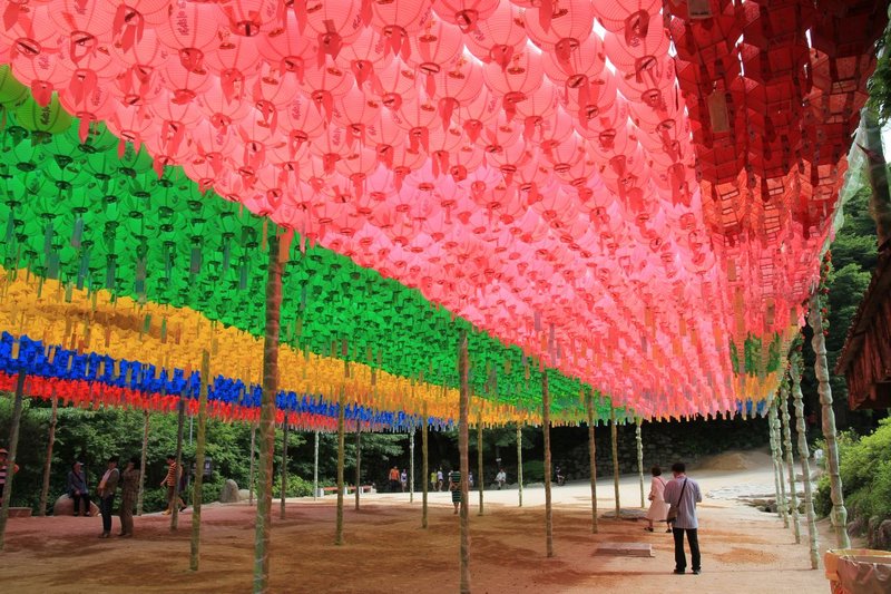 Seokguram - many lanterns