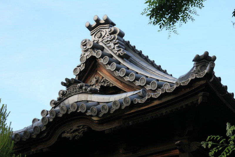 a Zenko-ji temple roof
