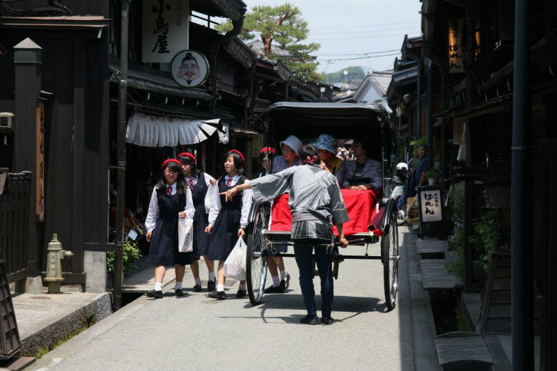 Takayama rickshaw tour