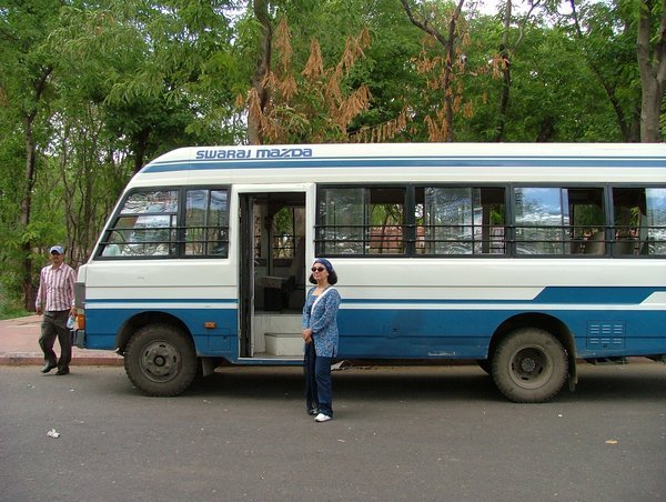 Autobús para subir a Fatehpur Sikri