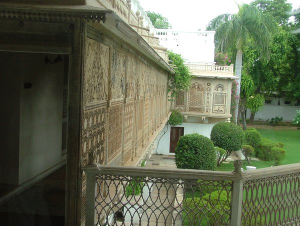 Hotel Usha Kiran: celosía de la antigua zona de mujeres del palacio