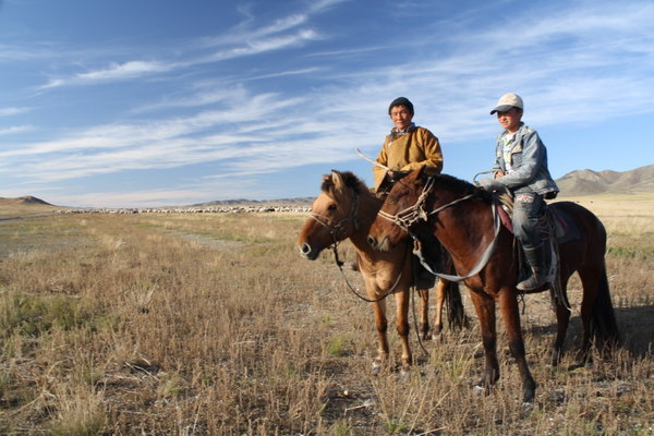 N mongolia 2 men & their horses