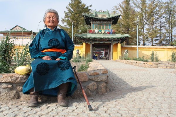 ulaanbaatar old woman & temple