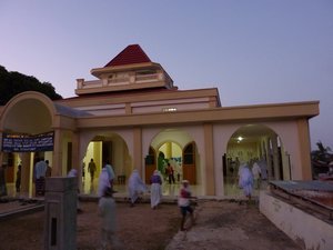 Banda Islands - Pulau Ai - People going to Mosque