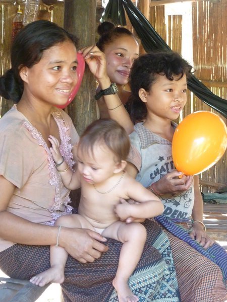 Our guide handed out balloons to the little ones of the tribes