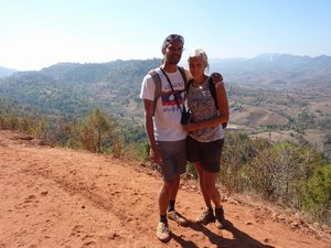 Anna and me during the trek from Kalaw to Inle lake