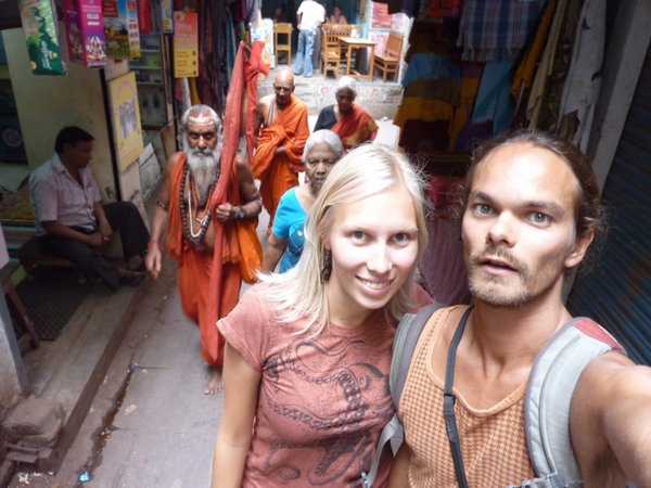 Anna and me in a narrow alleyway in Varanasi
