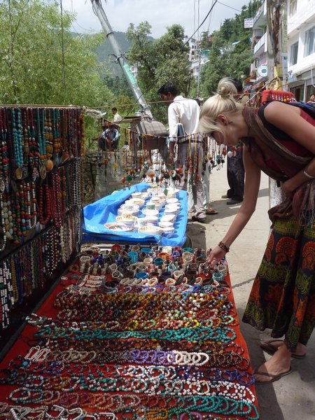 Anna buying jewelry