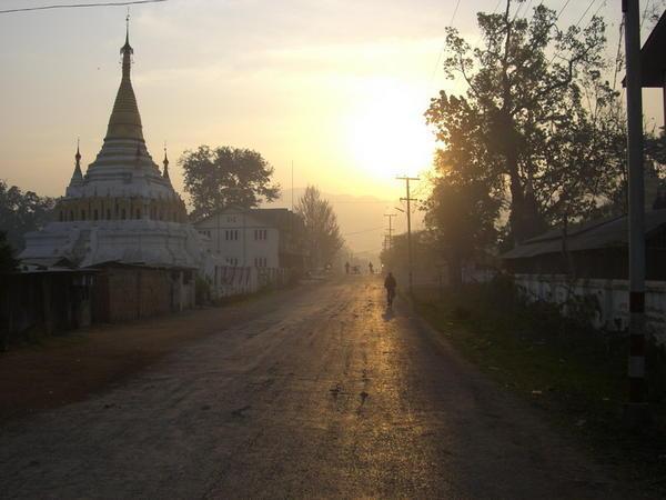Sunset in Nueng Shwe