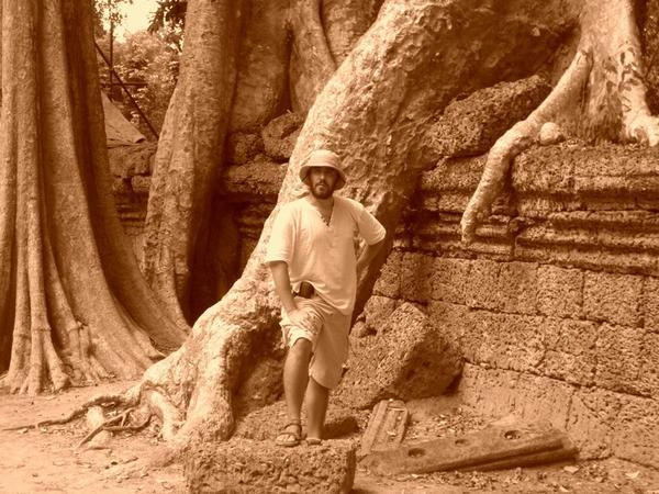 Hemingway explores the temples!