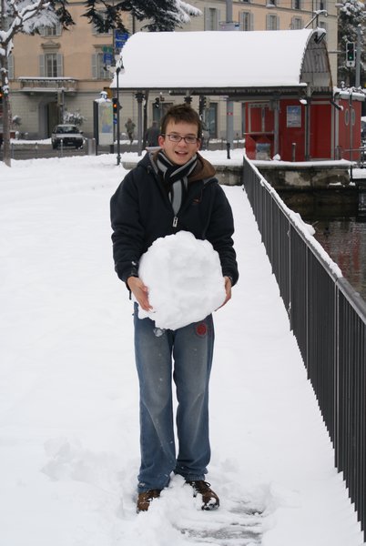 now thats a snow ball!