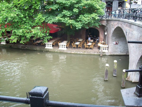 Canal cafe