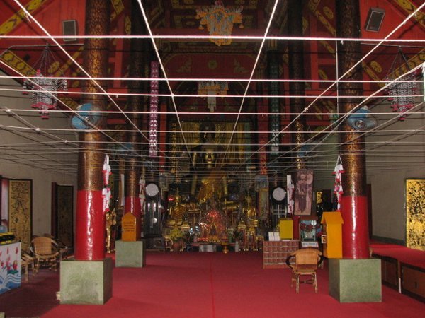 Odd Net Wat Interior