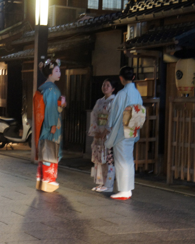 Chit-chatting with a geisha