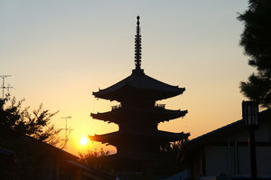 Yasaka Pagoda at sunset
