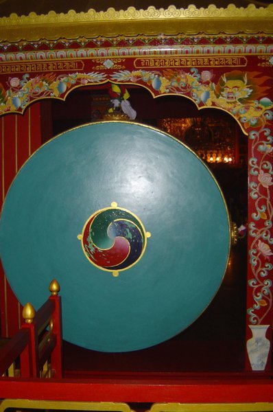 Bang the gong