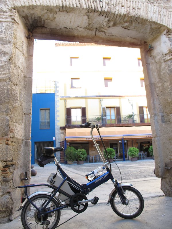 Cycling in Castello d'Empuries