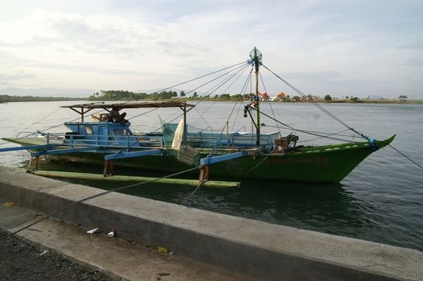 Illegal fishing boat busted