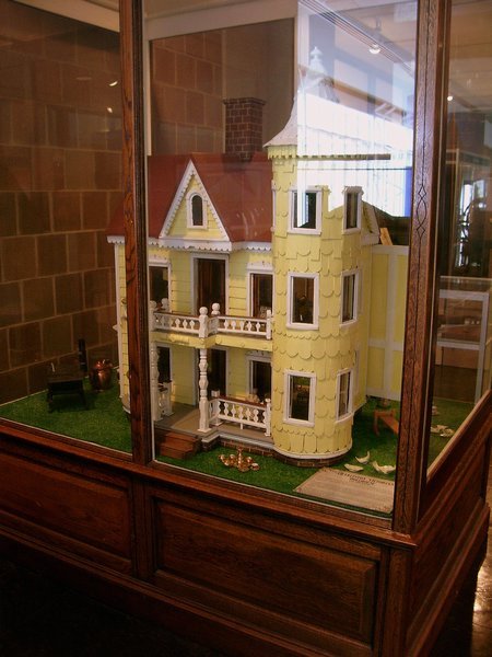 Charleston Victorian Dollhouse
