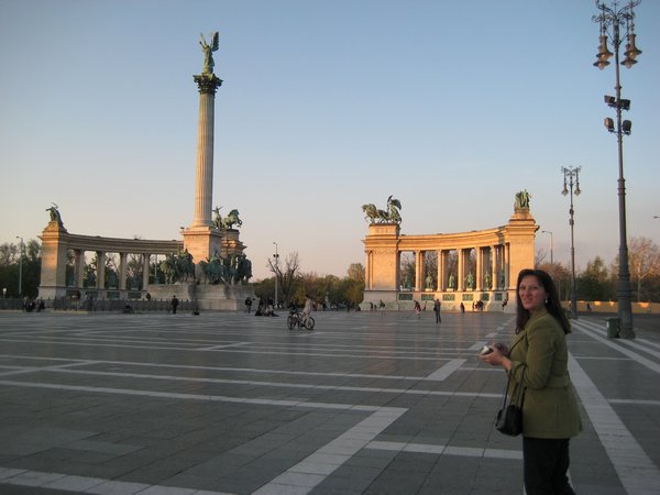 Heroes' square