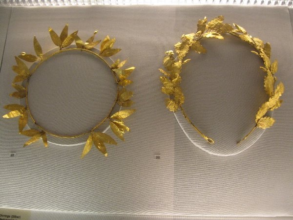 Laurel Crowns
