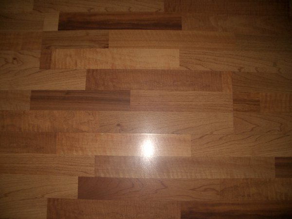 attractive laminate floors