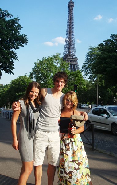 Cate, Nathan, Me und das Wahrzeichen von Paris