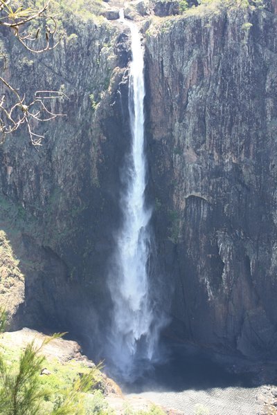 Wallaman Falls