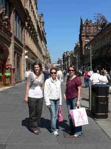 Sheri, Suzanne and Hilary on Buchanan Street