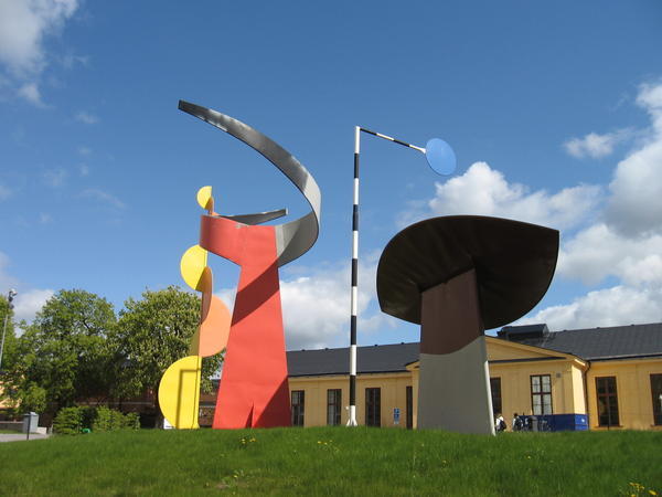 sculptures outside the Modern Museum 