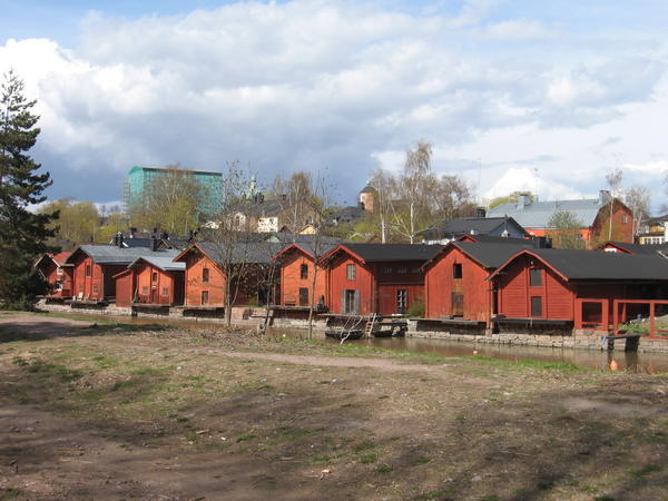 and more of the red houses... 