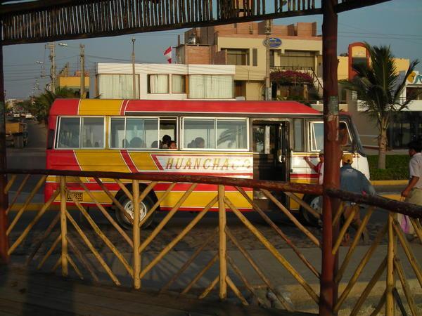 Huanchaco Bus