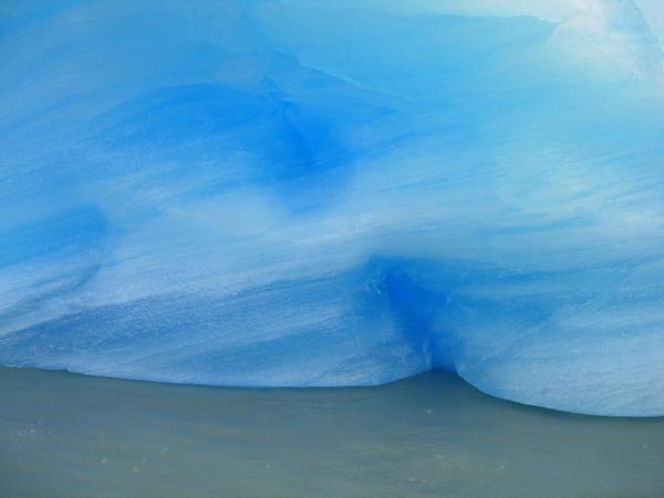 Lago Glacier - Icebergs